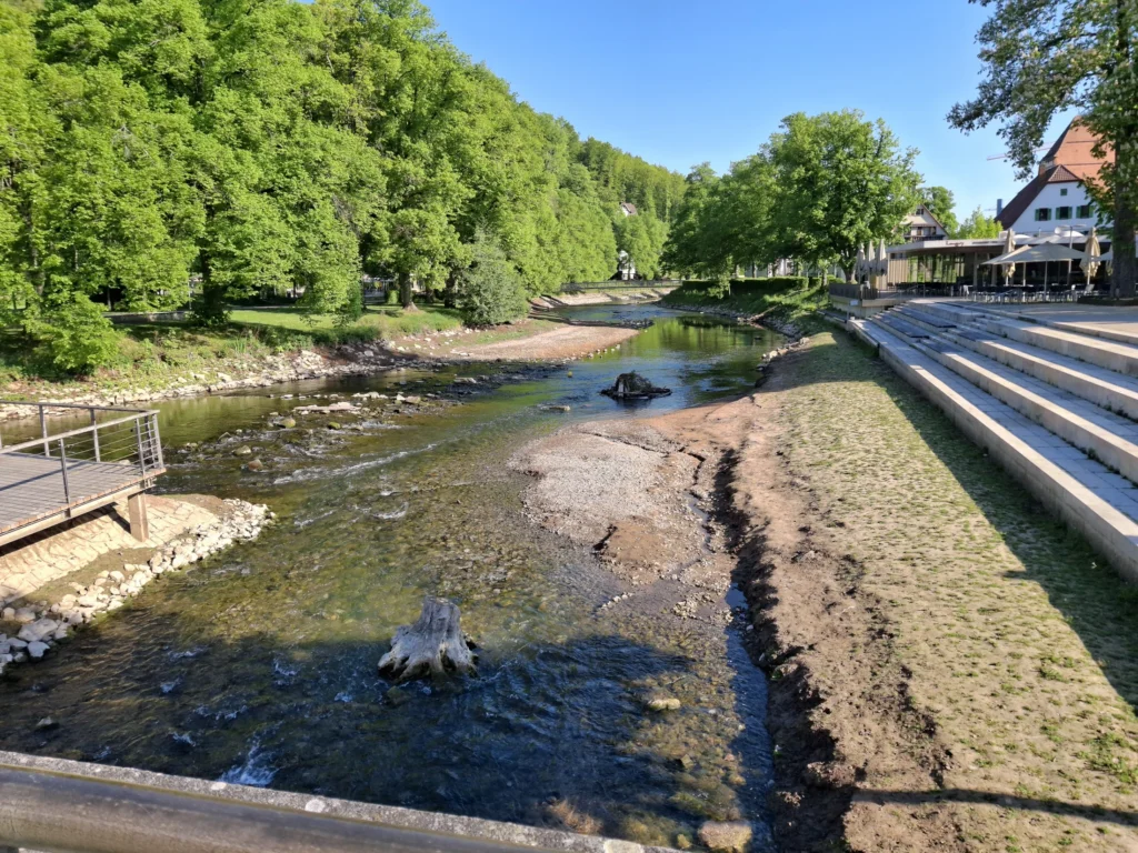 Neckar in Nagold mit Uferpromenade – ein Ort zwischen Ruhe und innerer Anspannung